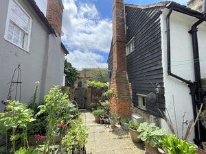 Teddy Bear Cottage- click for photo gallery
